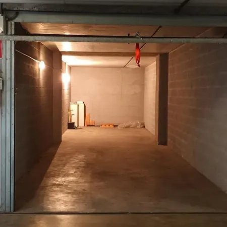 Cozy Apt - Private Parking & Terrace アパート *
